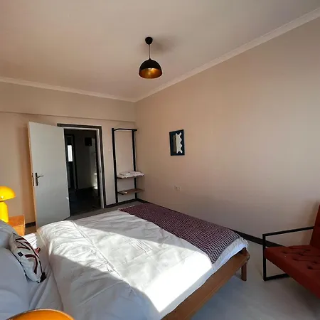 Amazing Sea View, Modern Design 4 Bedroom In Karakoey Apartment *